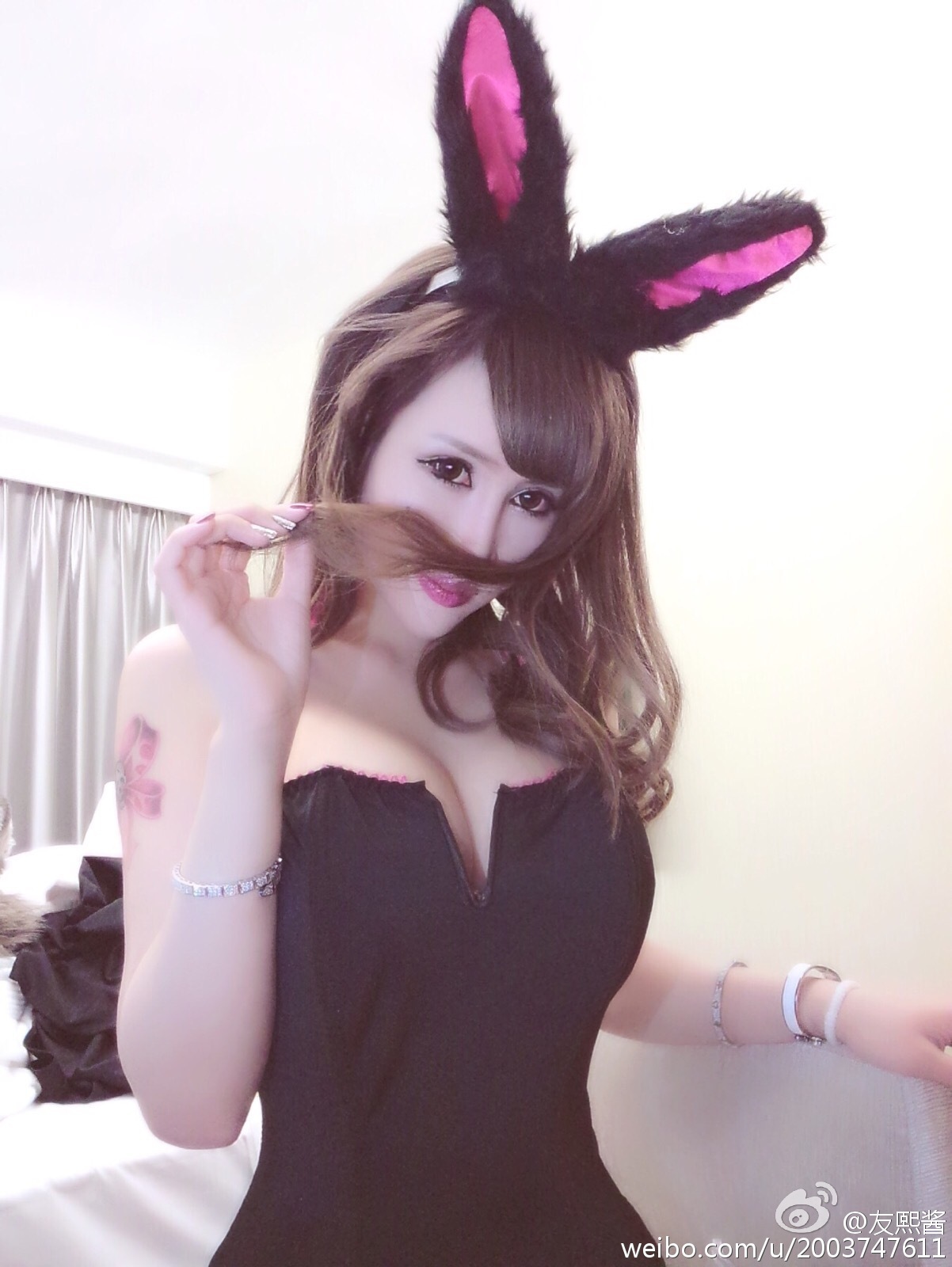 G罩美胸 火爆的辣子 友熙酱 微博自拍破解私密图片 2